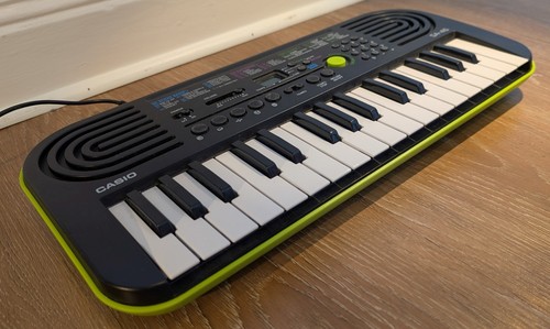 Casio mini keyboard - mini-keyboard, 32