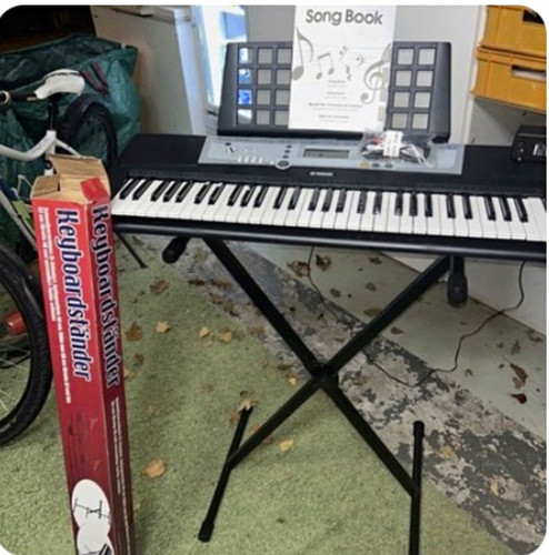 Yamaha digital keyboard - digital,